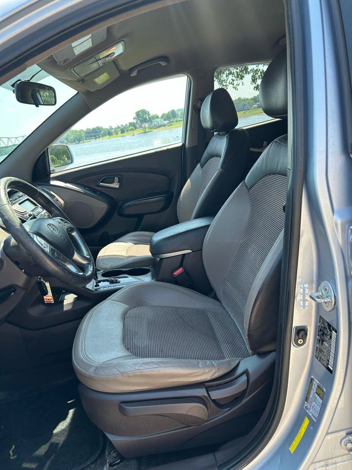Used 2011 Hyundai Tucson GLS AWD/4WD image 8