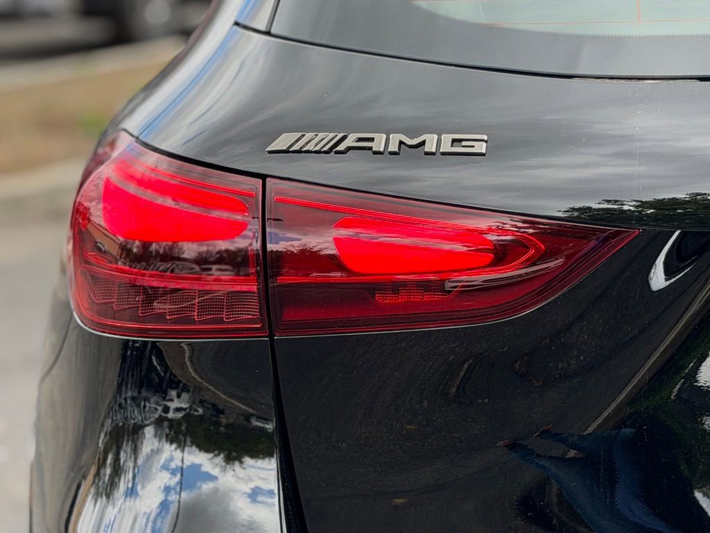 New 2026 Mercedes-Benz GLA 35 AMG 4MATIC image 11