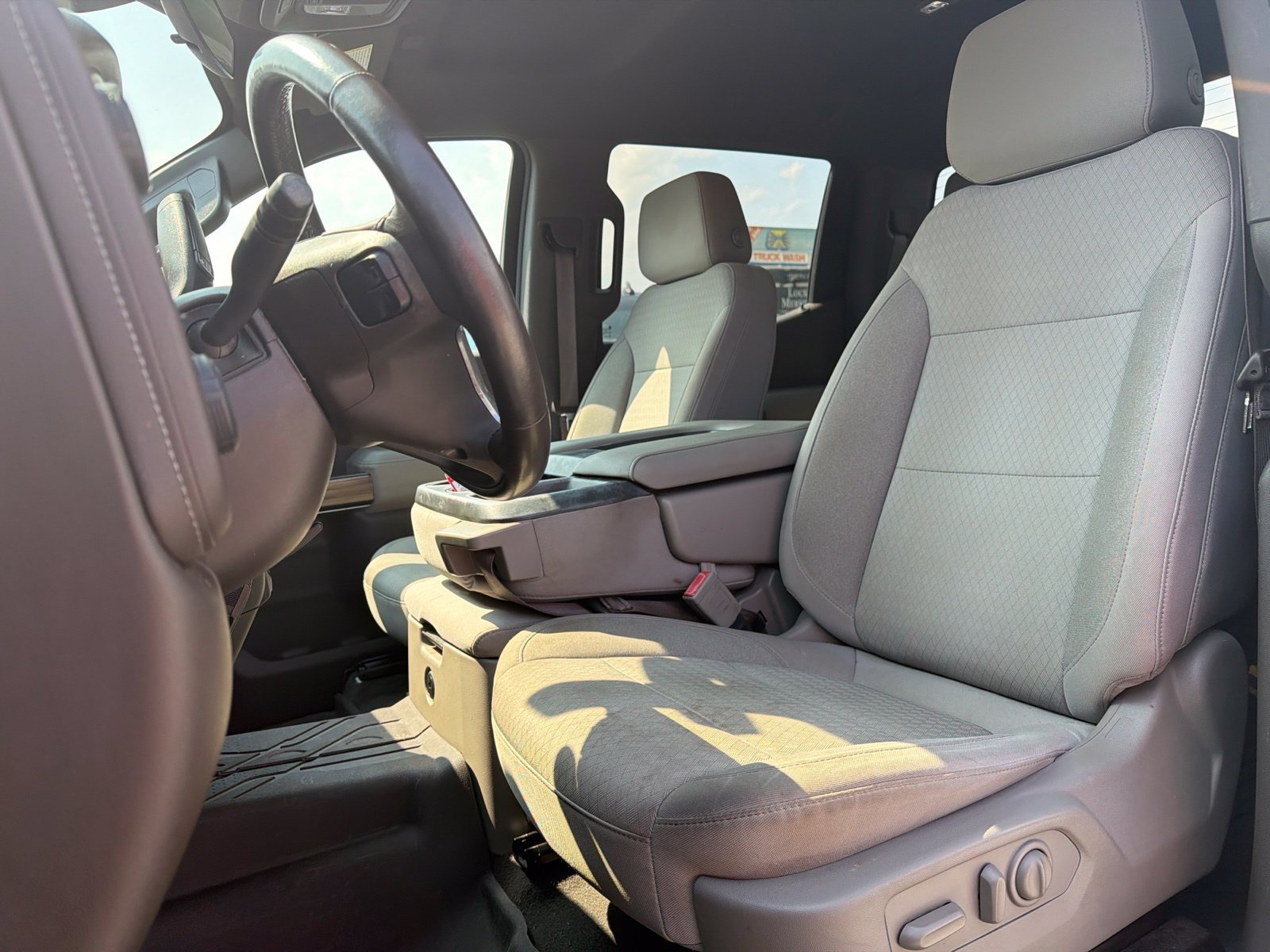 Used 2021 Chevrolet Silverado 1500 LT w/ Bed Protection Package RWD image 8
