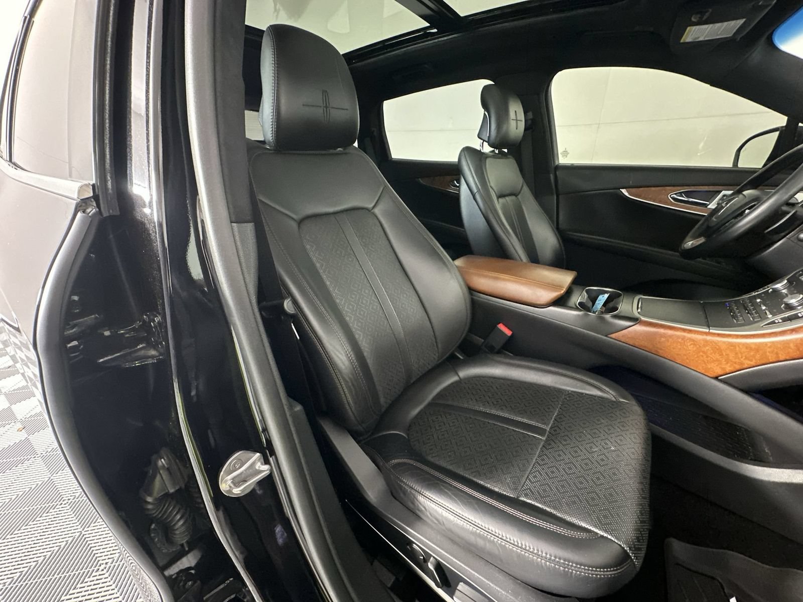 Used 2019 Lincoln Nautilus Black Label AWD/4WD image 27