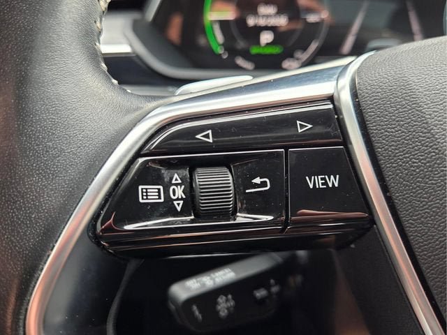 Used 2021 Audi e-tron Premium Plus w/ Premium Plus Package AWD/4WD image 33