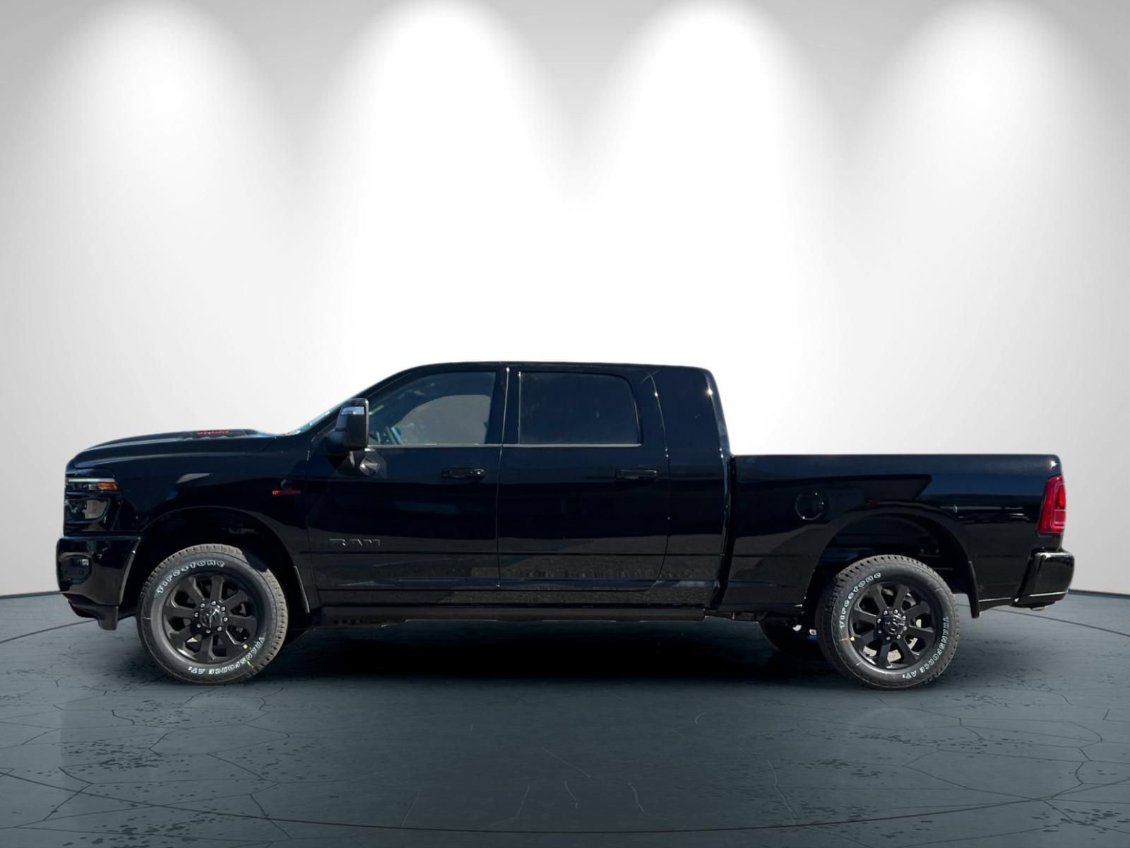 New 2026 RAM 2500 Laramie AWD/4WD image 7