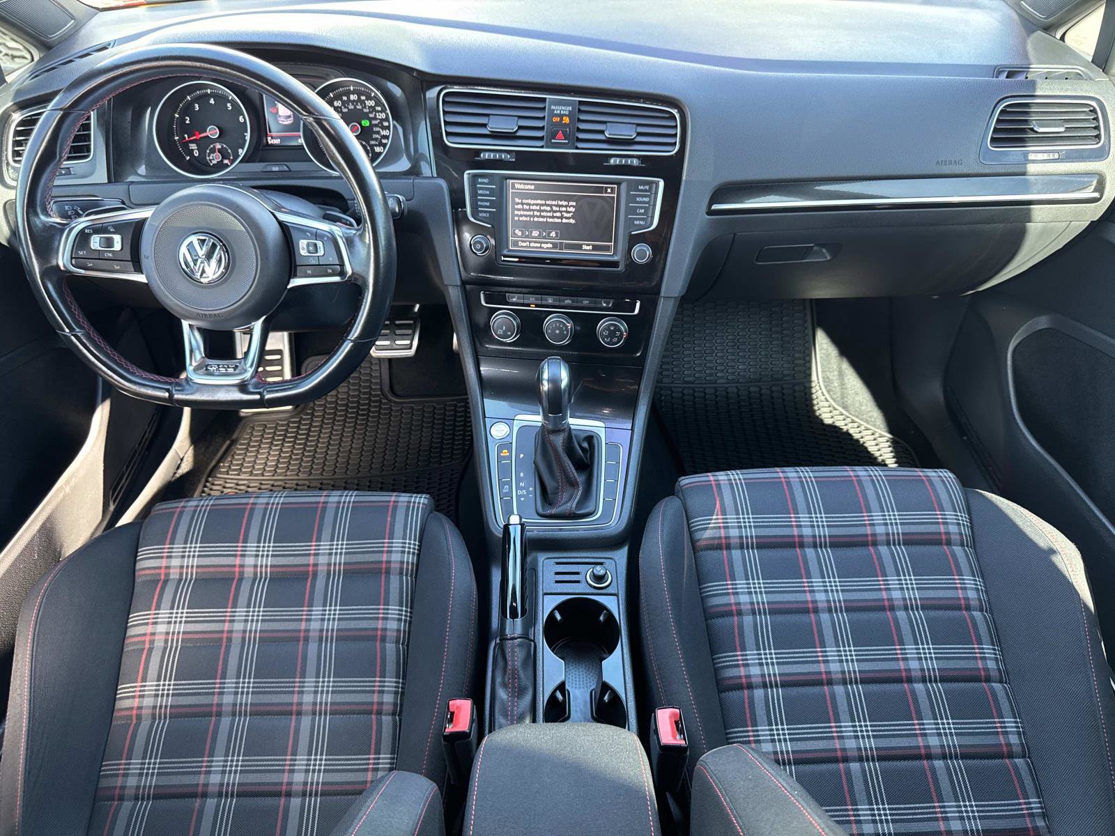 Used 2017 Volkswagen GTI Sport image 9