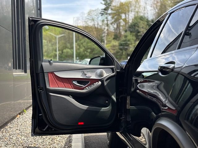 Used 2023 Mercedes-Benz GLC 300 4MATIC Coupe image 18