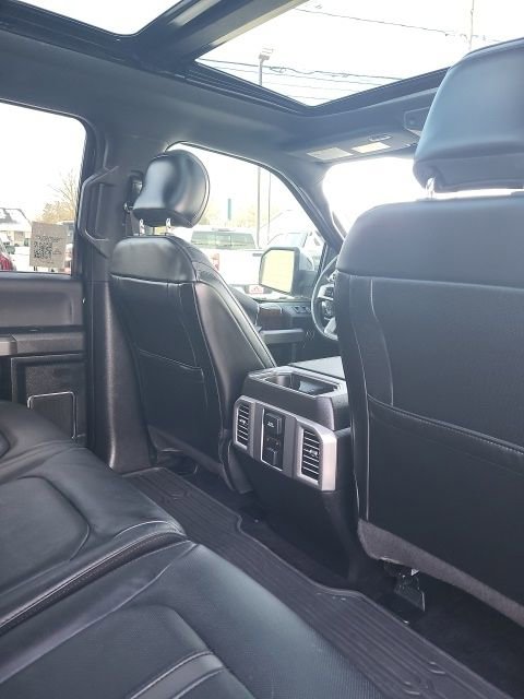 Used 2015 Ford F150 Platinum w/ Equipment Group 701A Luxury image 21