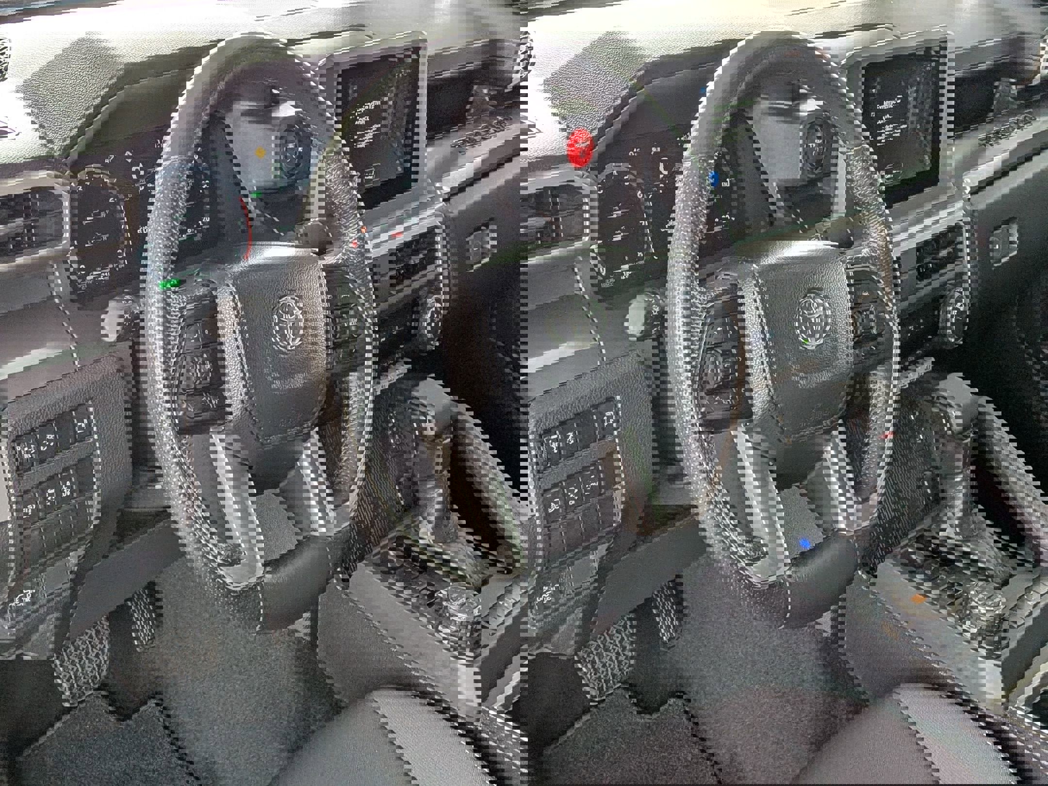 Used 2025 Toyota Tacoma TRD Off-Road image 14