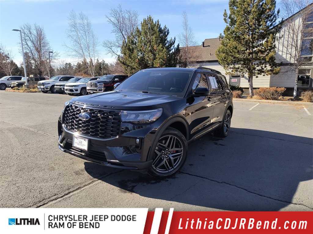 Used 2025 Ford Explorer ST-Line w/ Premium Package image 1