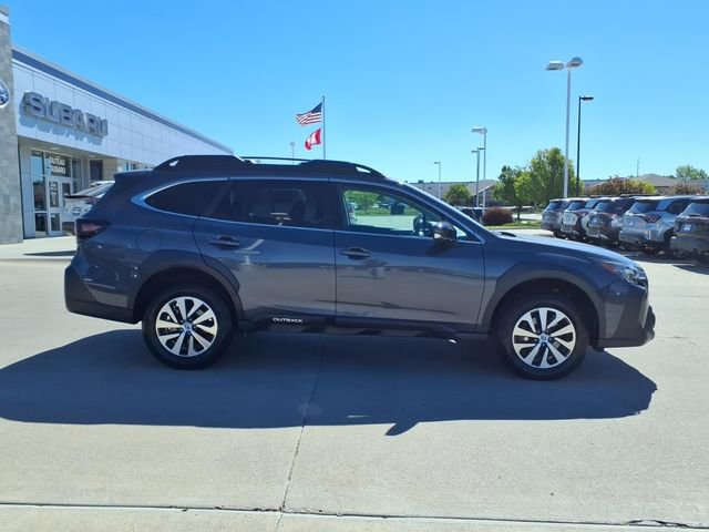Used 2024 Subaru Outback Premium AWD/4WD image 9