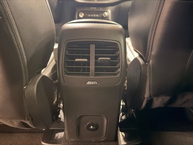 Used 2025 Ford Escape Platinum AWD/4WD image 18