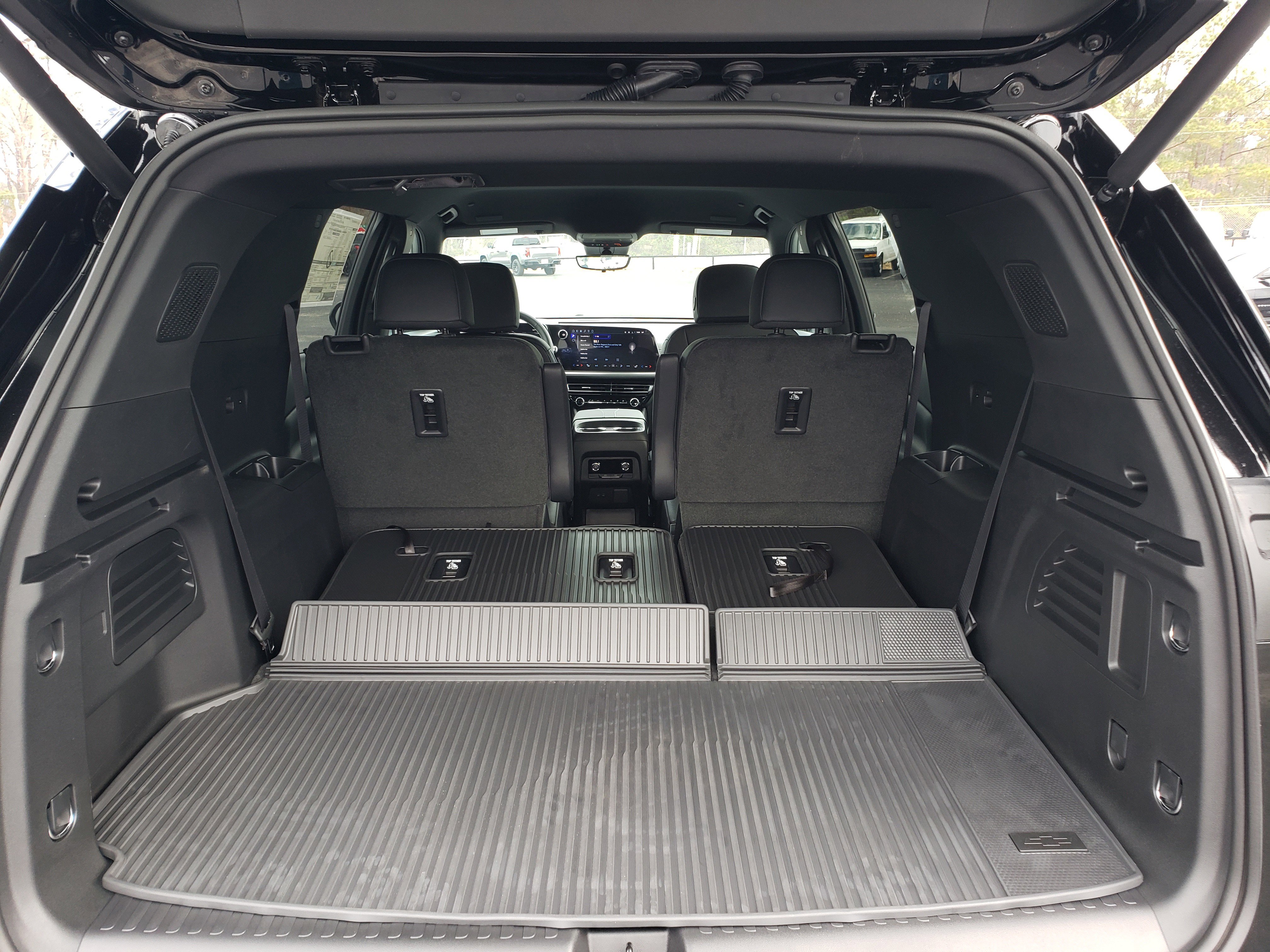 New 2026 Chevrolet Traverse LT w/ Midnight/Sport Edition image 11