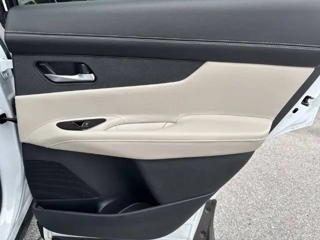 Certified 2025 Nissan Murano SL AWD/4WD image 23