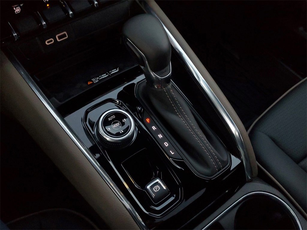 Used 2025 GMC Canyon Denali image 25