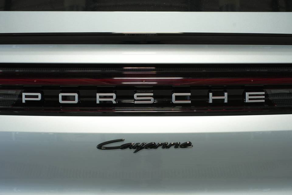 New 2026 Porsche Cayenne E-Hybrid Coupe image 38