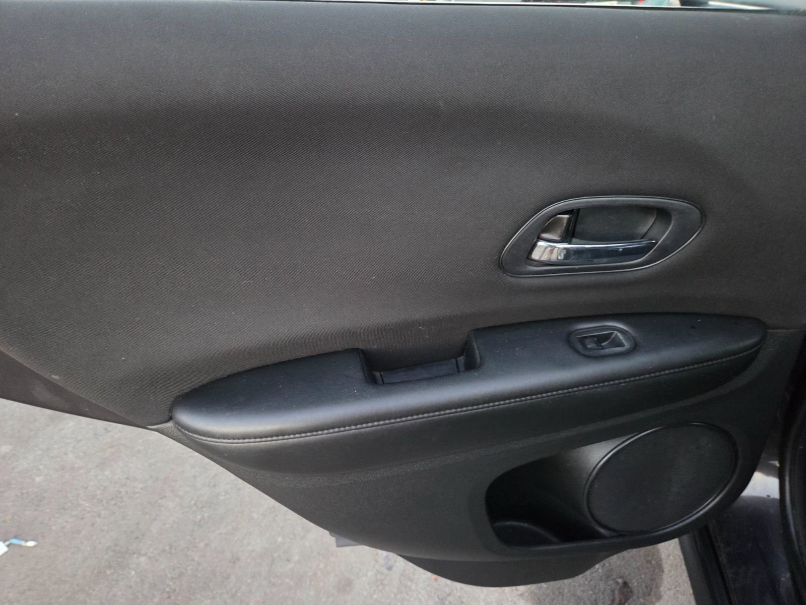 Used 2018 Honda HR-V LX image 8