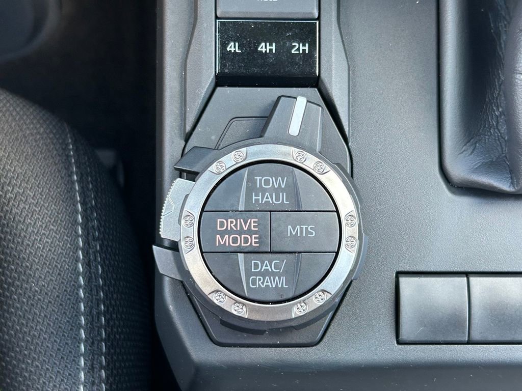 Used 2025 Toyota 4Runner TRD Off-Road AWD/4WD image 31