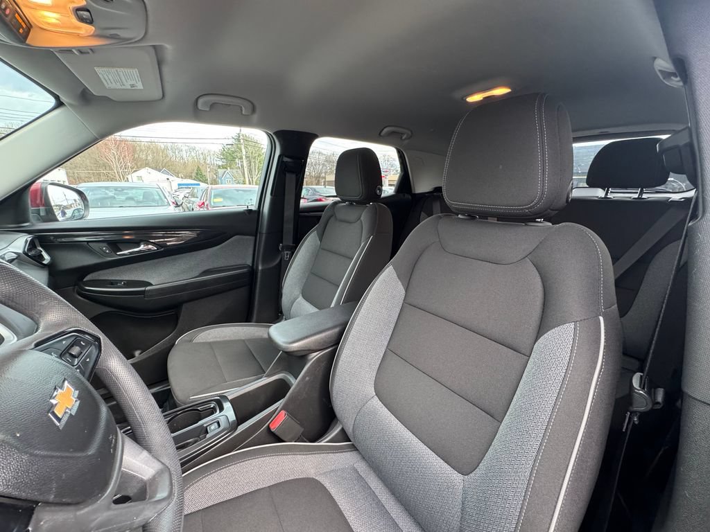 Used 2025 Chevrolet TrailBlazer LT AWD/4WD image 21