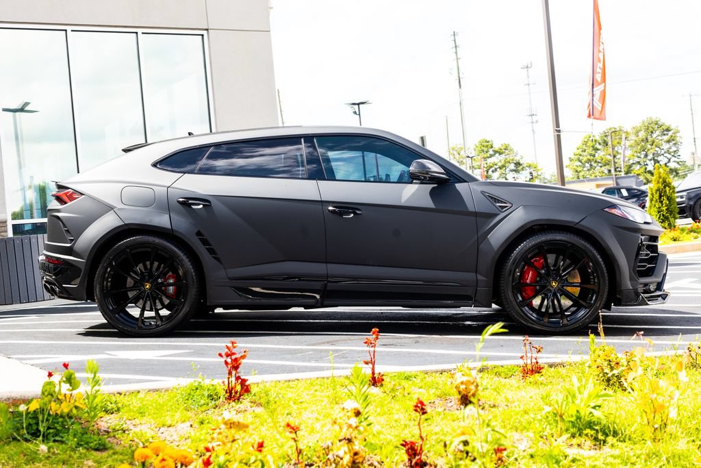Used 2022 Lamborghini Urus AWD/4WD image 10