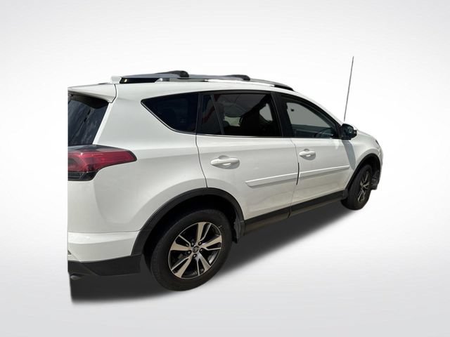 Used 2018 Toyota RAV4 XLE w/ Plus Extra Value Package FWD image 7