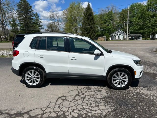 Used 2017 Volkswagen Tiguan Limited w/ Premium Package AWD/4WD image 7