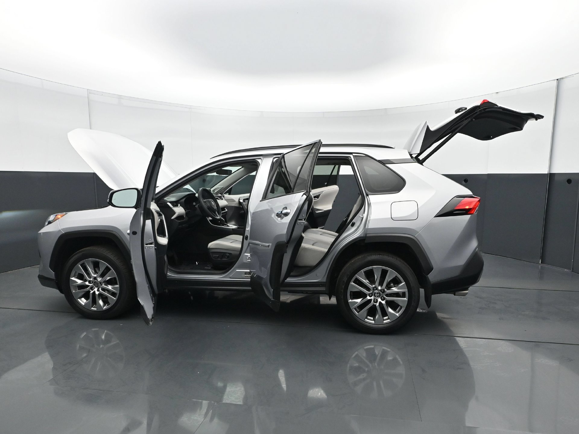 Used 2024 Toyota RAV4 Limited w/ Weather Package AWD/4WD image 34