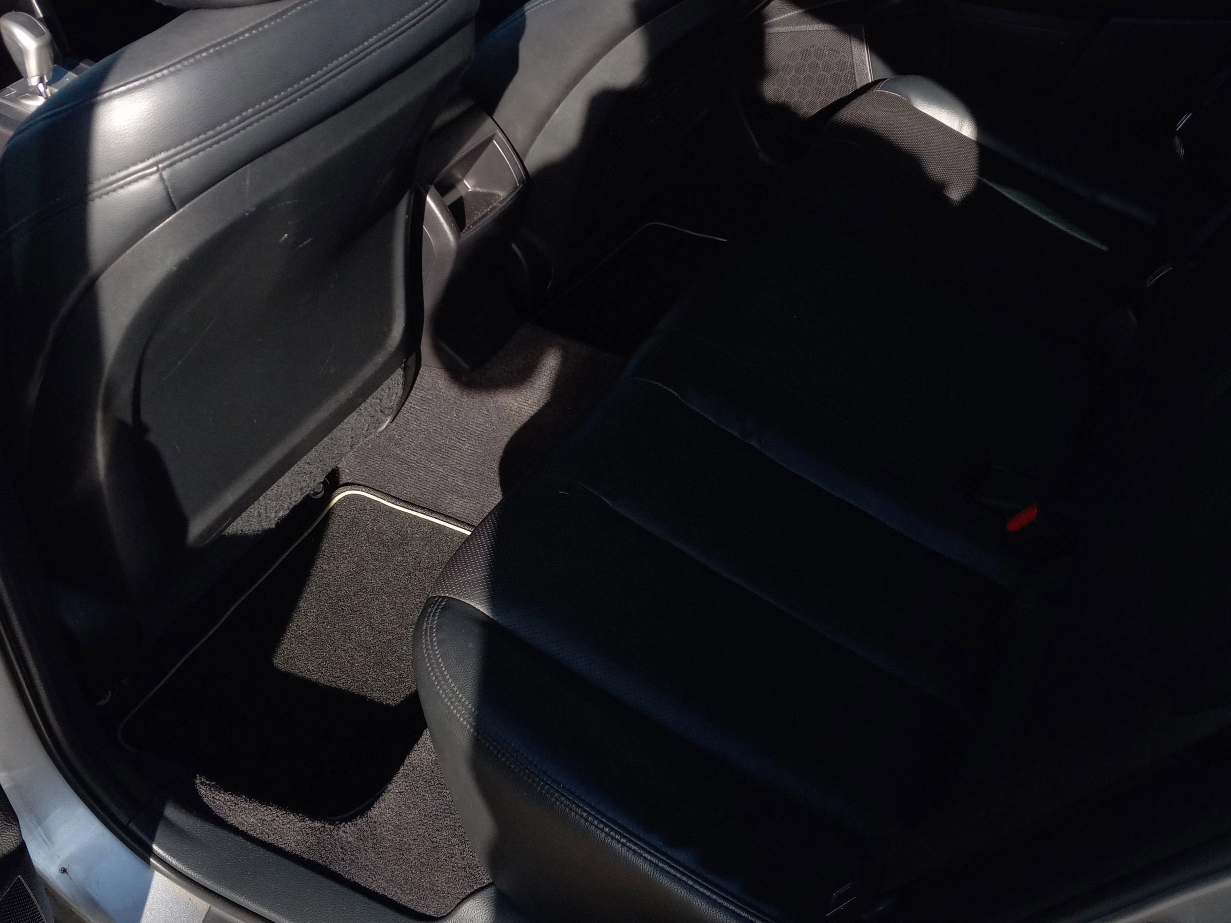 Used 2010 Subaru Legacy 2.5i Limited image 10