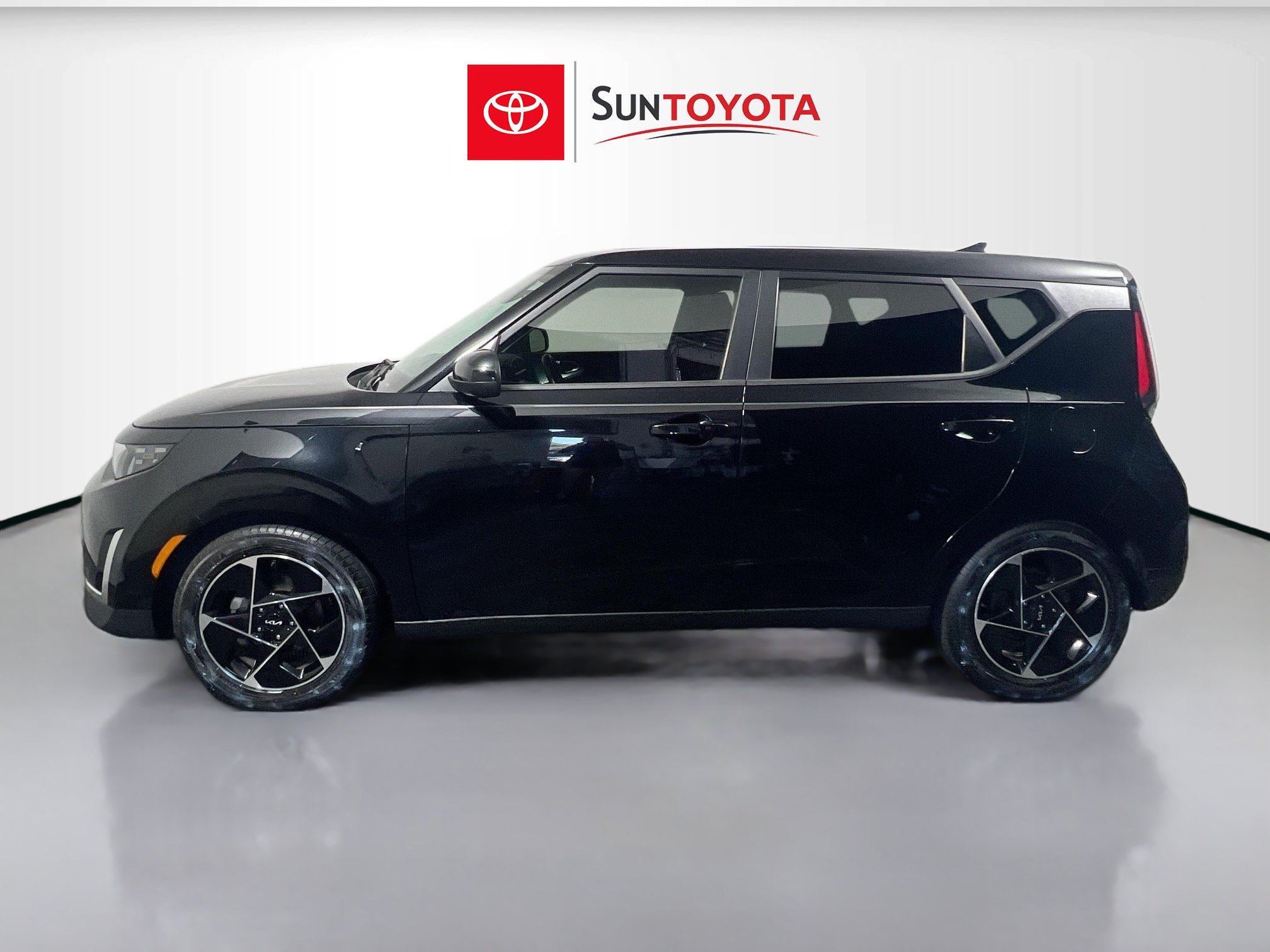 Used 2023 Kia Soul EX FWD image 7