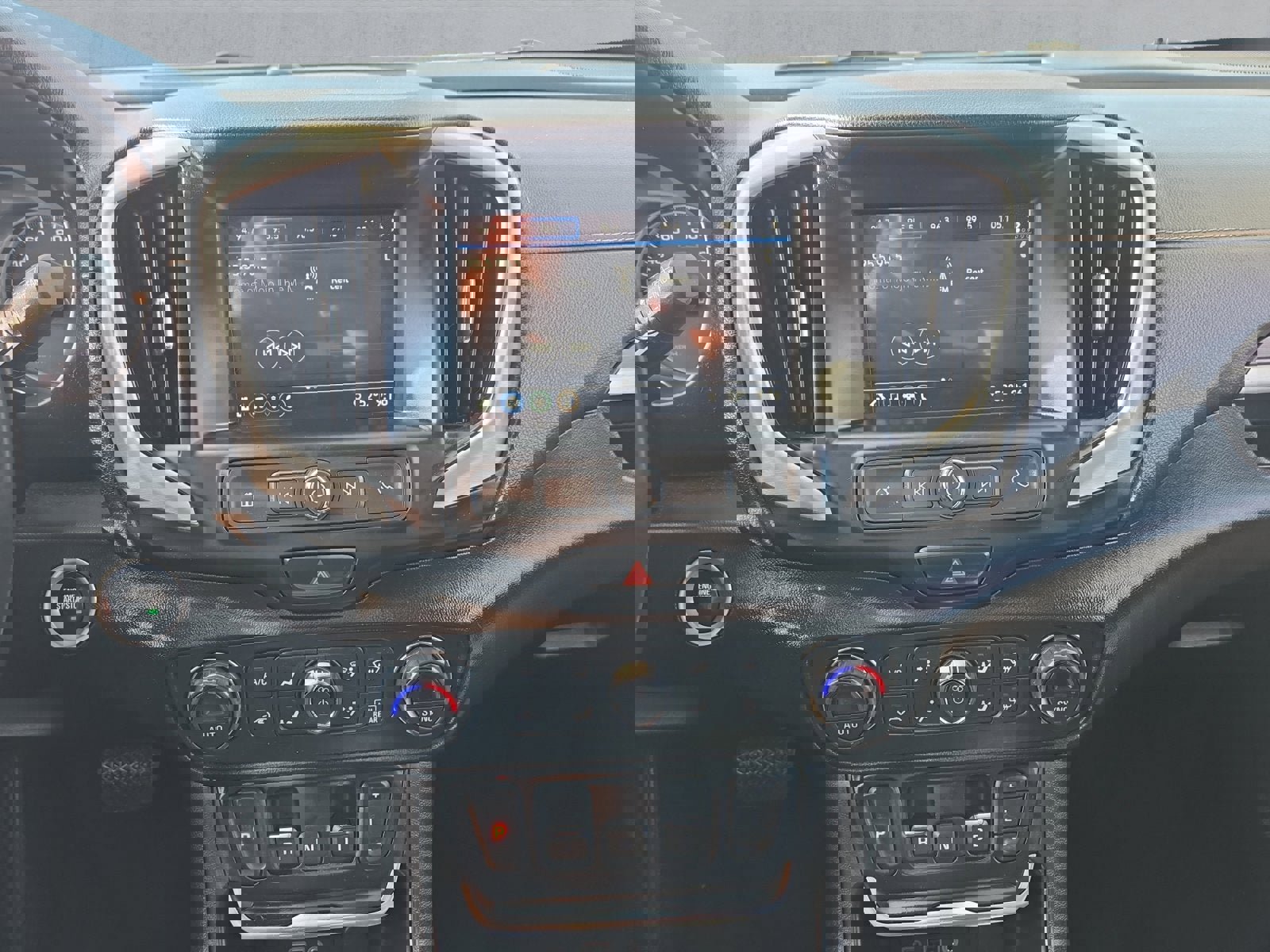 Used 2018 GMC Terrain SLE w/ Driver Convenience Package image 17