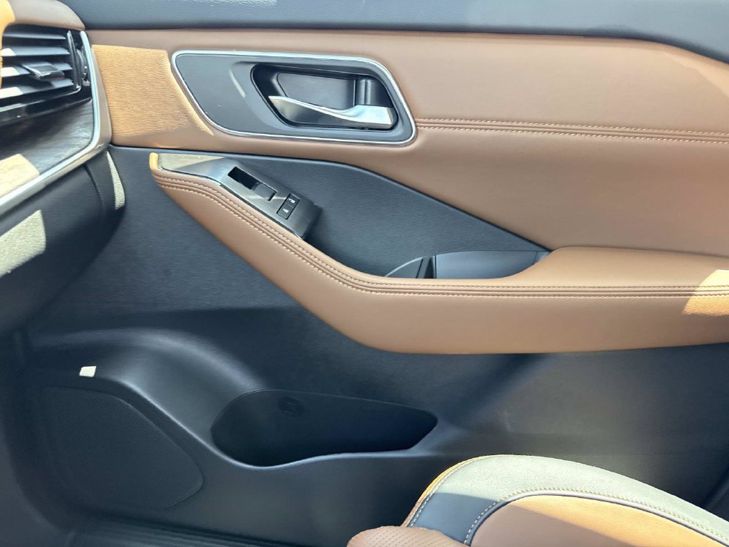 New 2026 Nissan Rogue Platinum AWD/4WD image 23