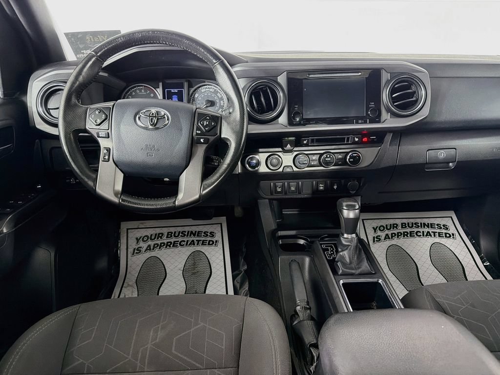 Used 2017 Toyota Tacoma TRD Sport AWD/4WD image 22