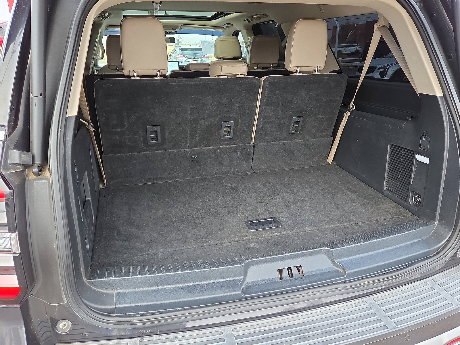 Used 2022 Ford Expedition Max Limited AWD/4WD image 7