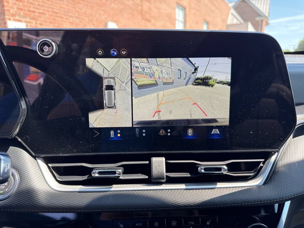 Used 2025 Chevrolet Equinox LT w/ Convenience Package II AWD/4WD image 23