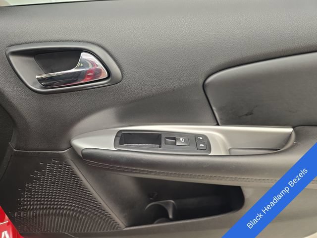 Used 2018 Dodge Journey SXT w/ Blacktop Package FWD image 12