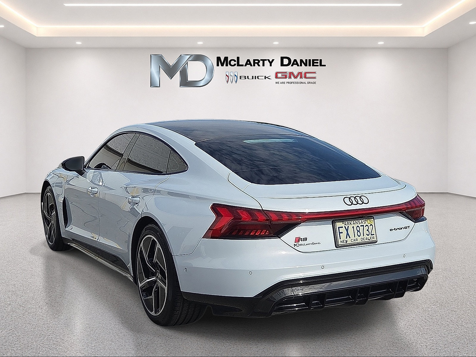 Used 2023 Audi RS e-tron GT w/ Carbon Performance Package AWD/4WD image 13