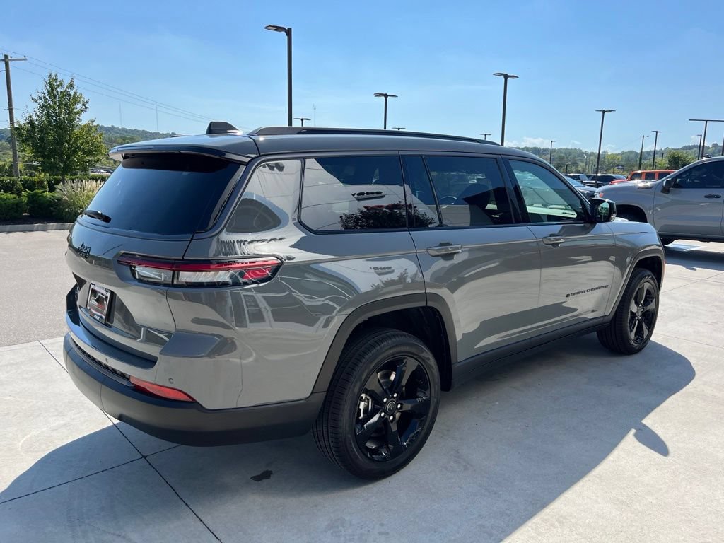 New 2027 Jeep Grand Cherokee L Limited w/ Limited Altitude Package AWD/4WD image 21