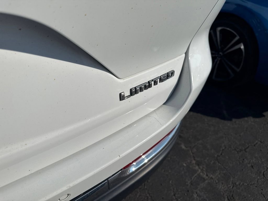 Certified 2023 Jeep Grand Cherokee Limited AWD/4WD image 19