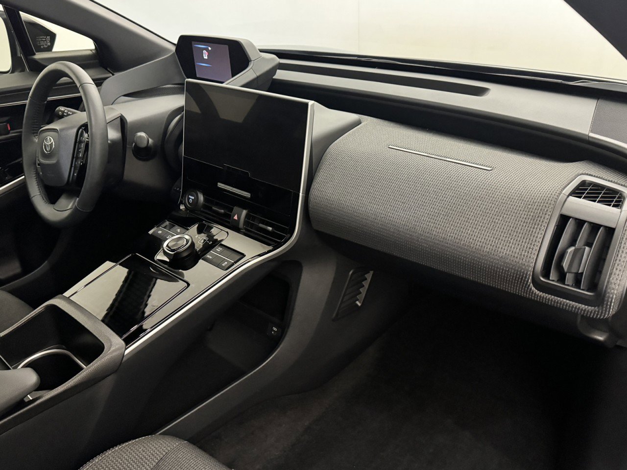 Used 2024 Toyota bZ4X XLE image 7