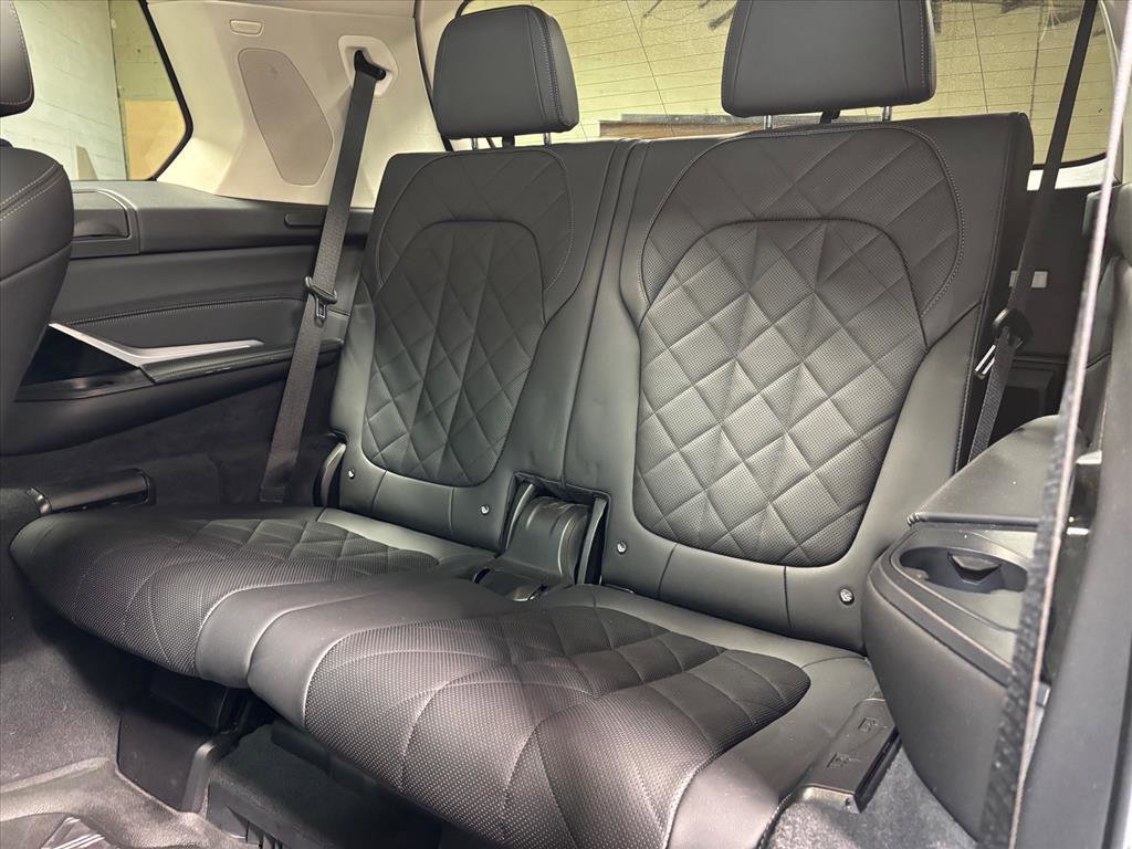 Used 2023 BMW X7 xDrive40i w/ Premium Package AWD/4WD image 27