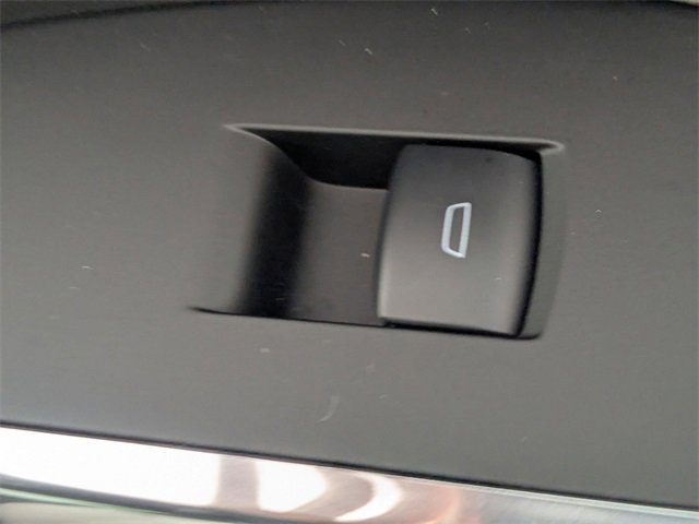 Certified 2025 Chevrolet Traverse LT image 36