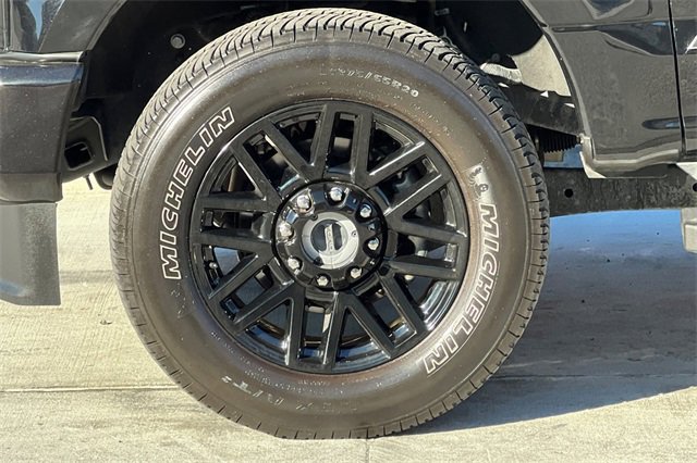 Used 2022 Ford F250 Lariat w/ Black Appearance Package image 31