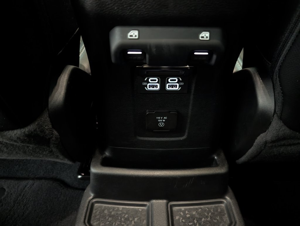 Used 2023 Jeep Wrangler Unlimited Sahara w/ Cold Weather Group AWD/4WD image 10
