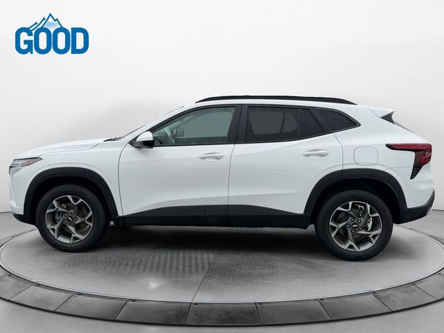 Used 2025 Chevrolet Trax LT w/ LT Convenience Package image 2