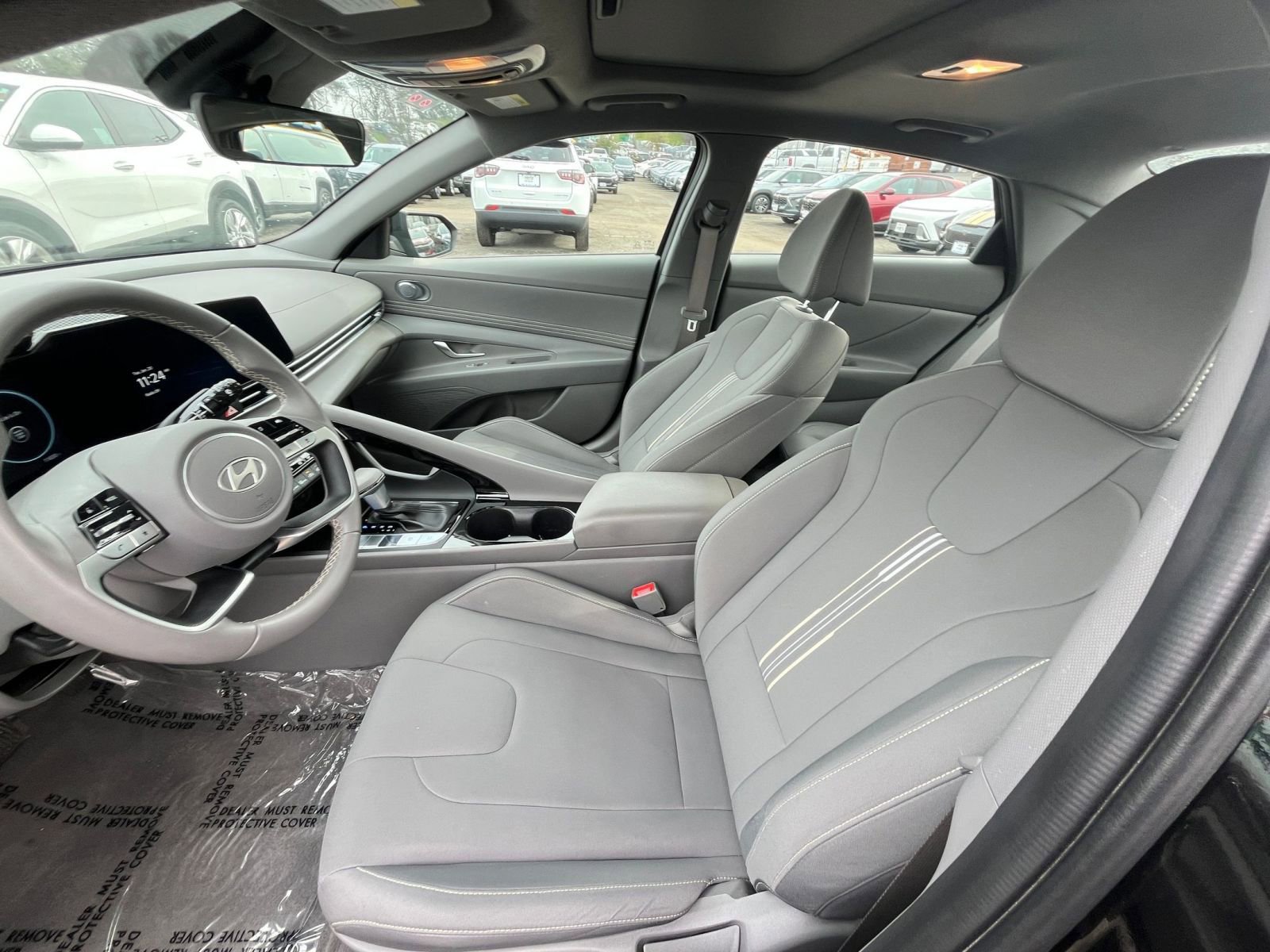 Used 2025 Hyundai Elantra SEL image 24