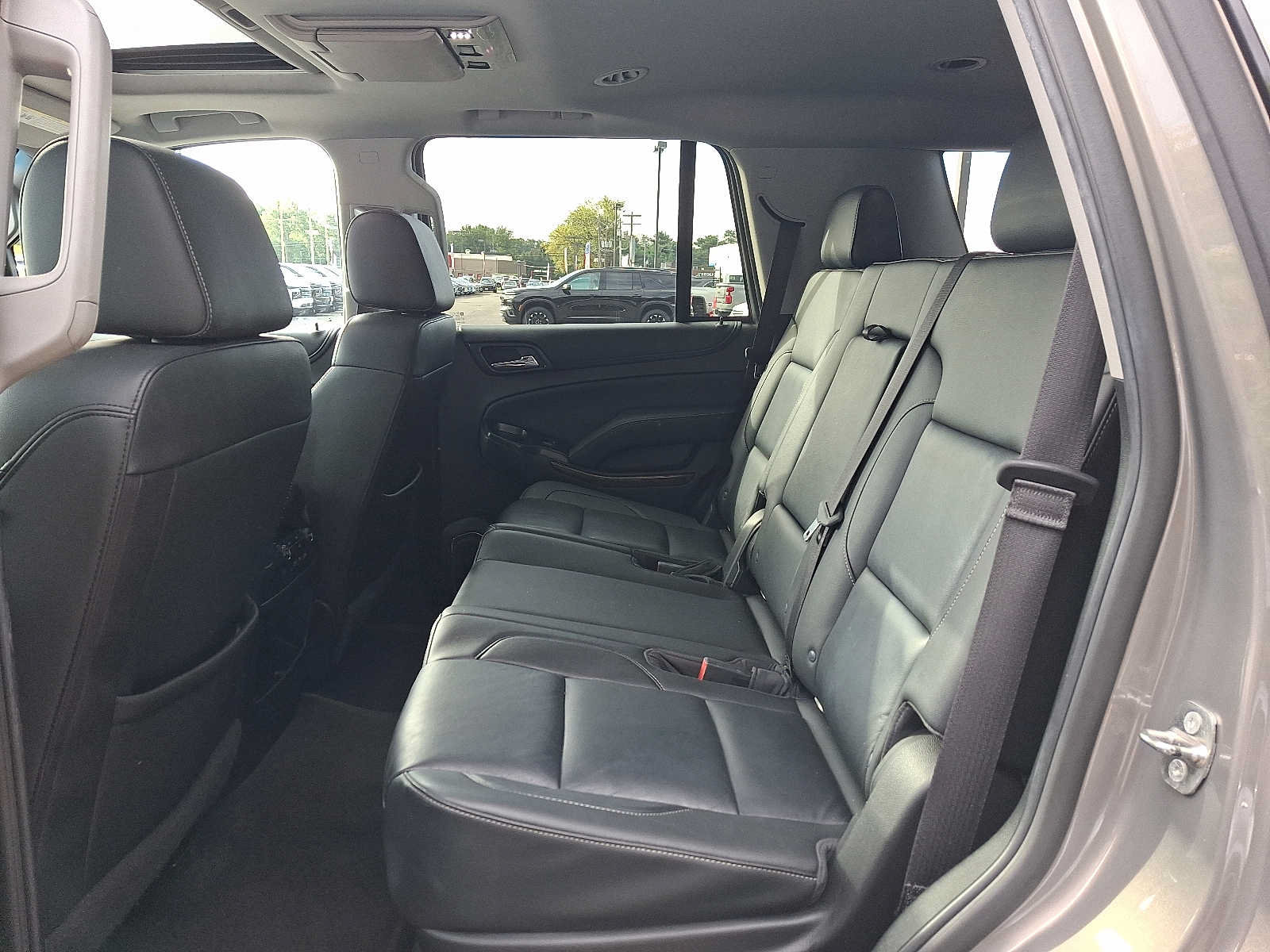 Used 2018 Chevrolet Tahoe LT w/ LT Signature Package AWD/4WD image 10