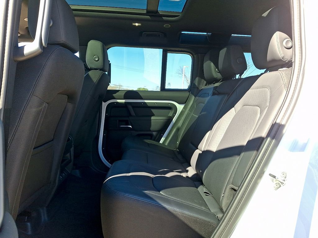 Used 2025 Land Rover Defender 110 S AWD/4WD image 10