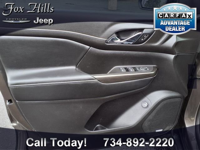 Used 2020 GMC Acadia SLT image 15