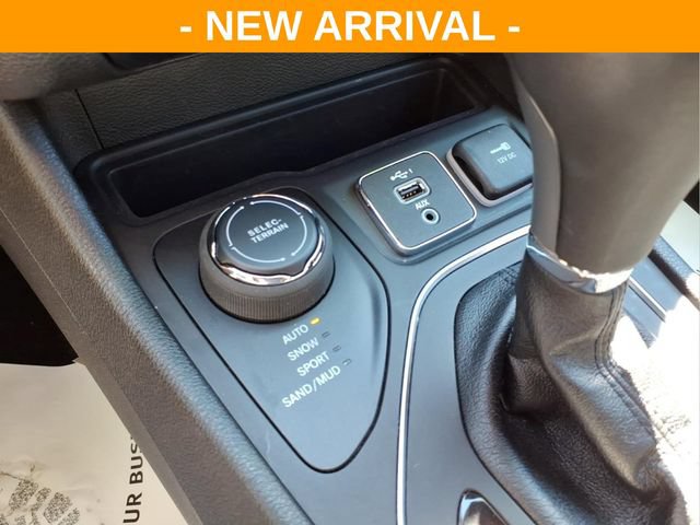 Used 2021 Jeep Cherokee Latitude Lux 80th Anniv w/ Quick Order Package 26U 80TH AWD/4WD image 27