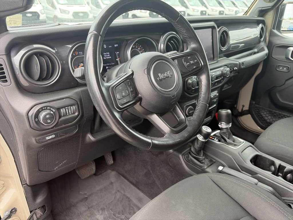 Used 2020 Jeep Gladiator Sport AWD/4WD image 11