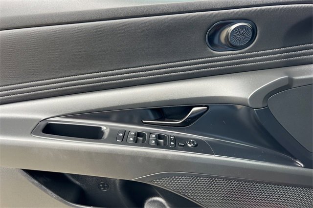 Used 2025 Hyundai Elantra Sport image 14