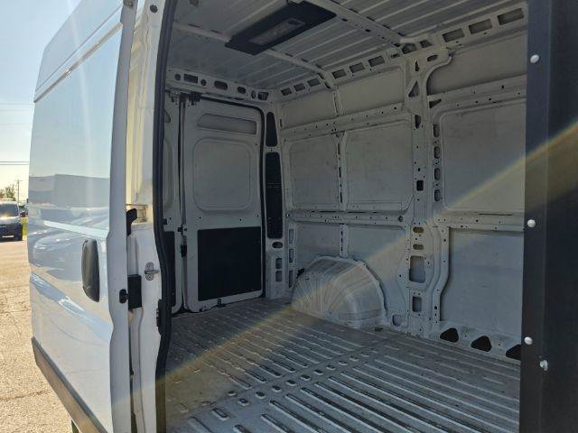 Used 2022 RAM ProMaster 2500 w/ Driver Convenience Group FWD image 34