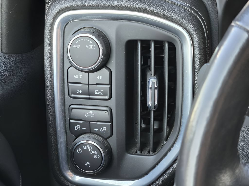Used 2022 Chevrolet Silverado 1500 LT AWD/4WD image 20